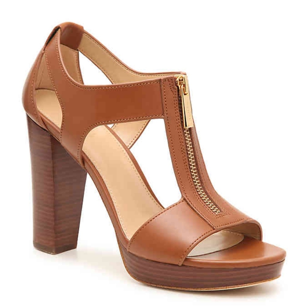 MICHAEL KORS
BERKLEY PLATFORM SANDAL